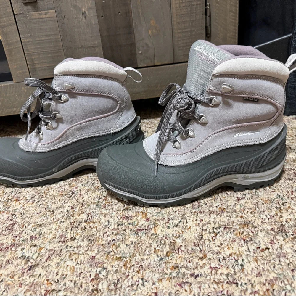 Women's size 9 Eddie Bauer grey white and lilac color Women's Boots, winter boot